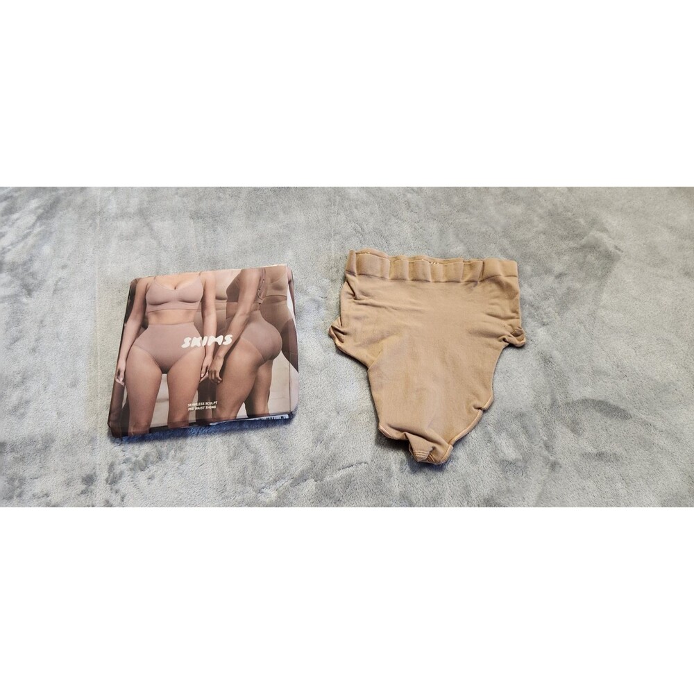 Skims Ochre Medium Seamless Sculpt Mid Waist Thong NWOT